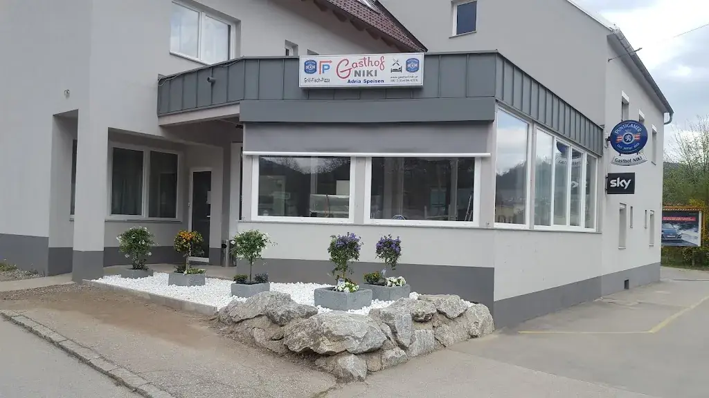 Gasthof Niki restaurant à Deuchendorf