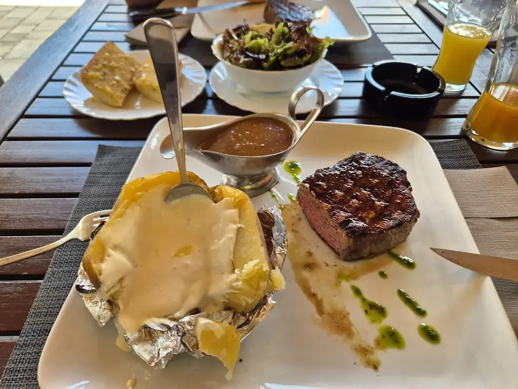 Martin Fellner_FUXI ESSEN TRINKEN FEIERN_Bärnbach_recensione