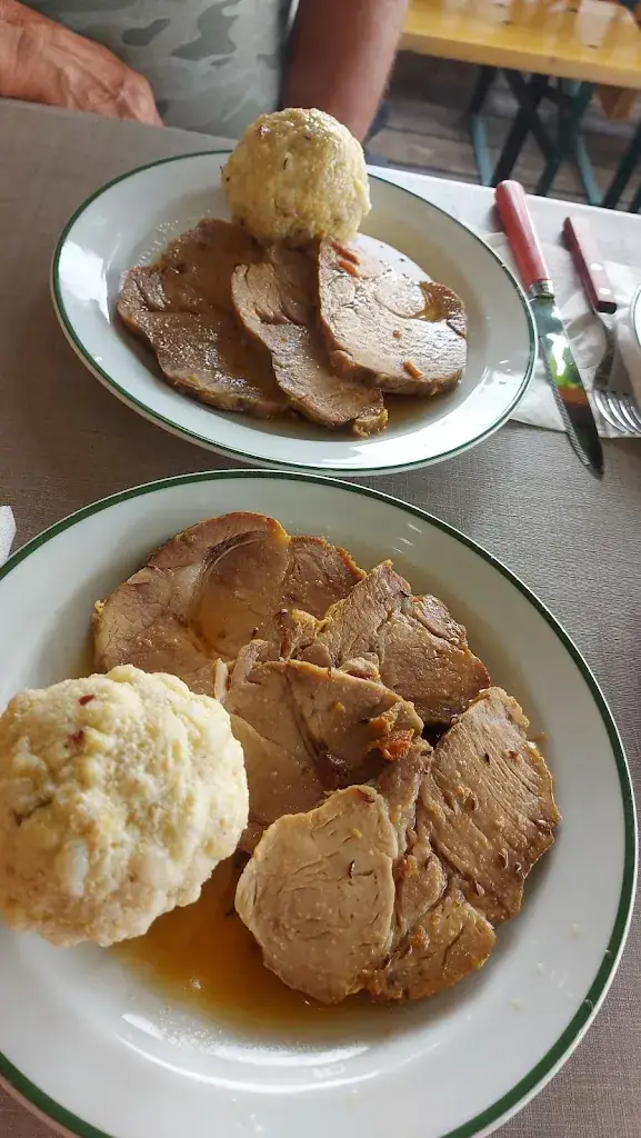 Nigl Baringer_Buschenschank Arkadenhof Mandl_Rechnitz_avis