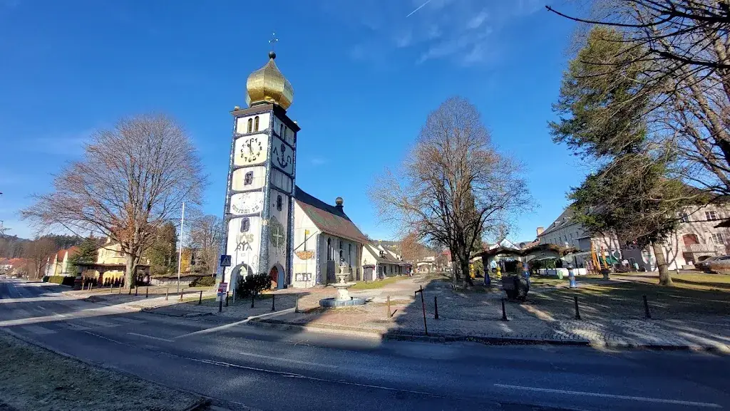 Boyko Spassov_Hundertwasserkirche_Bärnbach_review