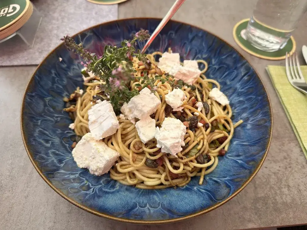 Davide Chao_Keller am Rathausplatz_Deutschlandsberg_review