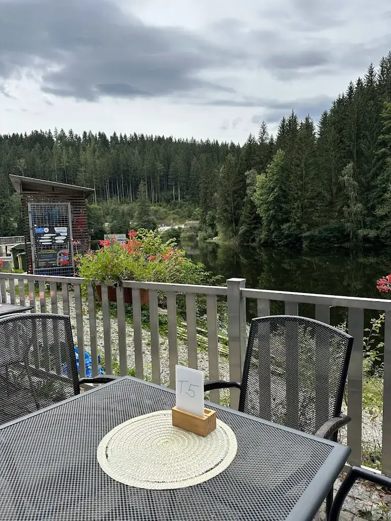 Buffet Seeblick zur Ströhbernen Brücke restaurant à Edelschrott