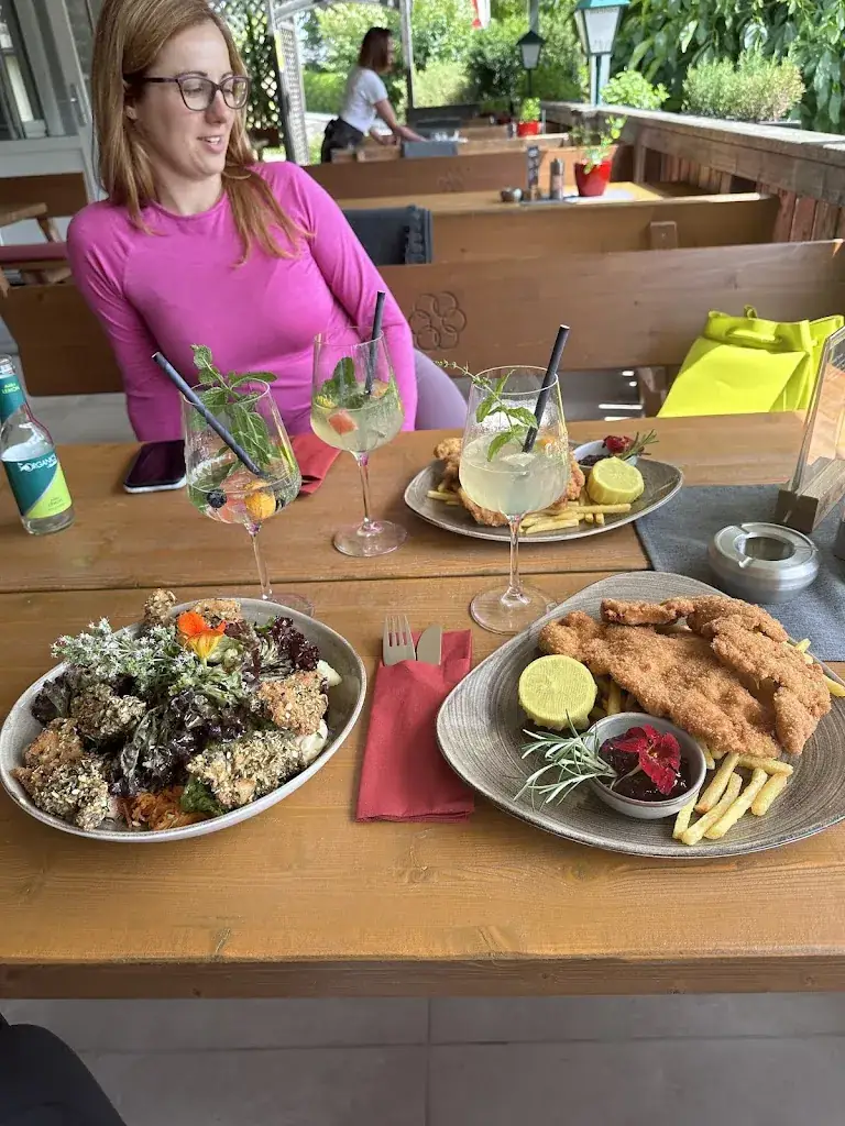 Denisa Holásková_S.Wirtshaus Familie Aigner_Donnersbach_review