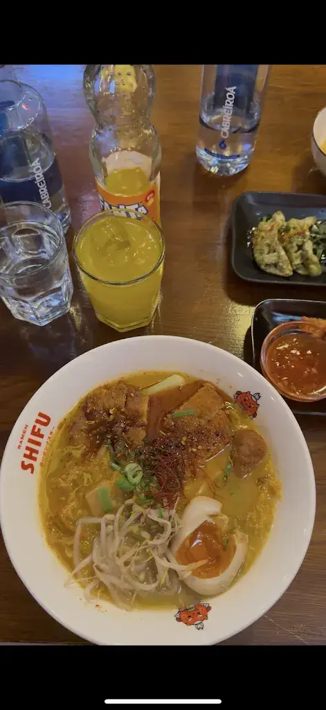 Lucy McVey_Ramen Shifu - Atocha_Purbach am Neusiedler See_recensione