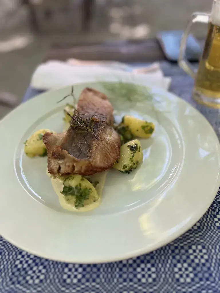 Judit Silye_Gasthaus zur Dankbarkeit_Podersdorf am See_avis