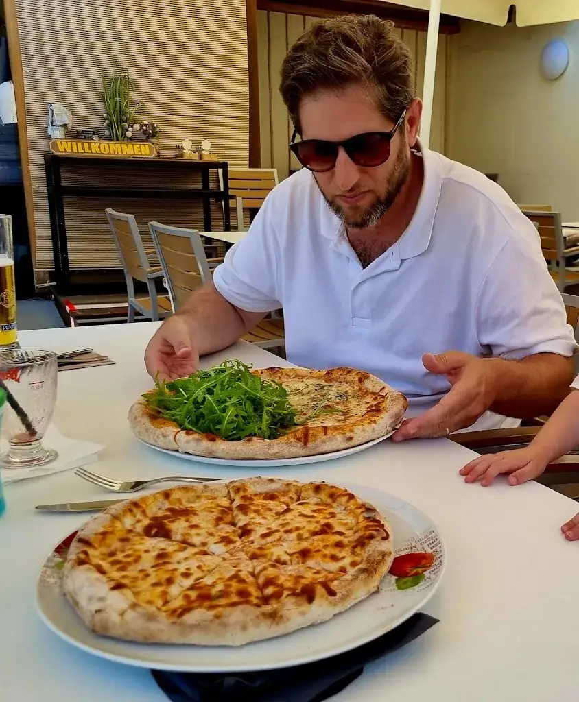 Yaron Zehavi_Cafe Central Pizzeria - Inh Igor Kirbiš_Ehrenhausen_avis
