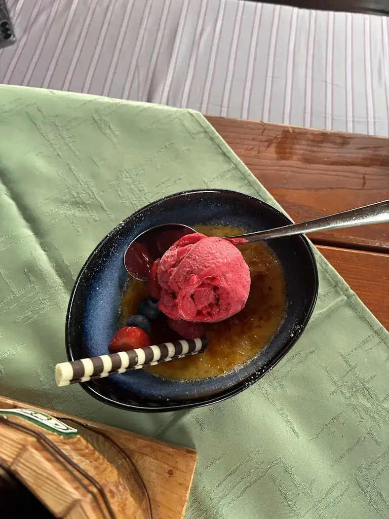 Sreyash Hossain_Zum lustigen Schmied_Donawitz_recensione