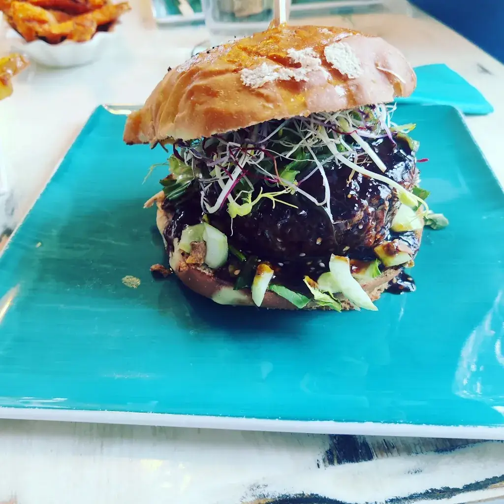 Menu_Roots Burger & more - Thomas Brunner_Donawitz_image_2