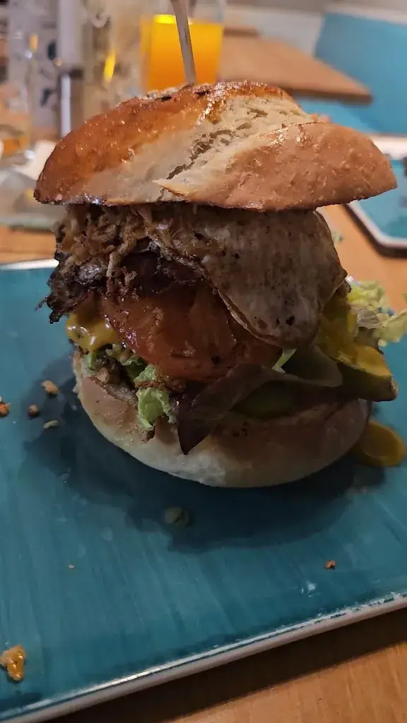 Roots Burger & more - Thomas Brunner_Donawitz_slider_image_2