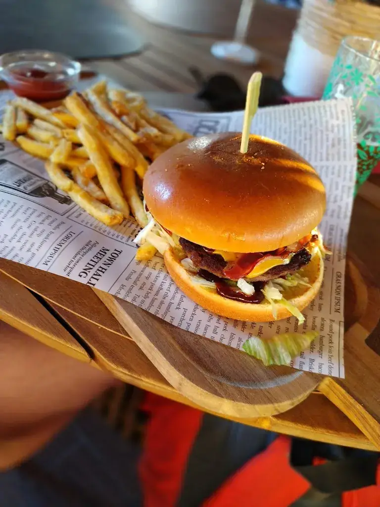 Michal M_BORN TO BEACH CLUB | Podersdorf_Podersdorf am See_avis