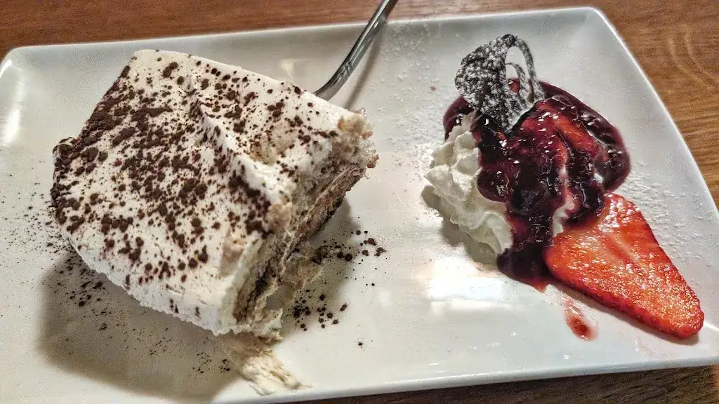 Iain Lea_Restaurant Trattoria Pizzeria Da Zio Vito_Fischbach_review