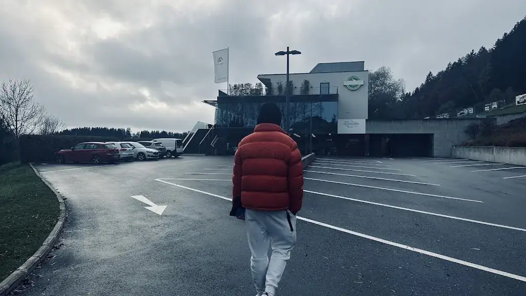 Erblin Ahmeti_Enzingerhof | Schönberghof Spielberg_Feistritz bei Knittelfeld_avis