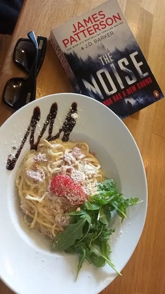 Vee Inyang_Bella vista_Feistritz bei Knittelfeld_review