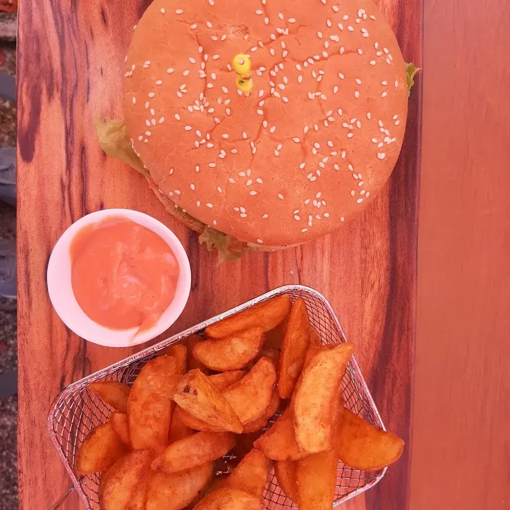 Marek Sochor_Hotel- Restaurant & Appartements 