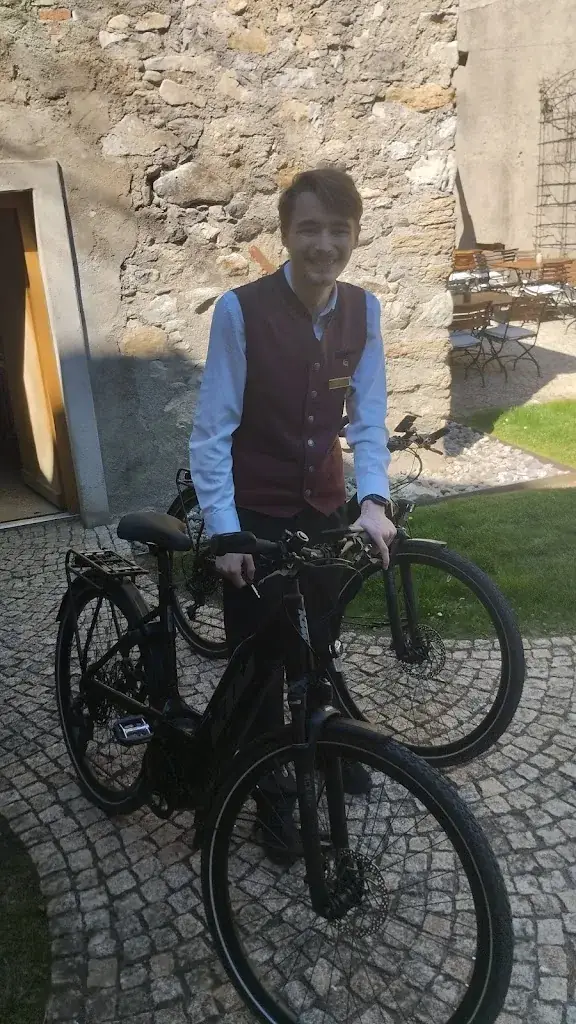 Christos Chatziioannidis_Schloss Gabelhofen_Fohnsdorf_review