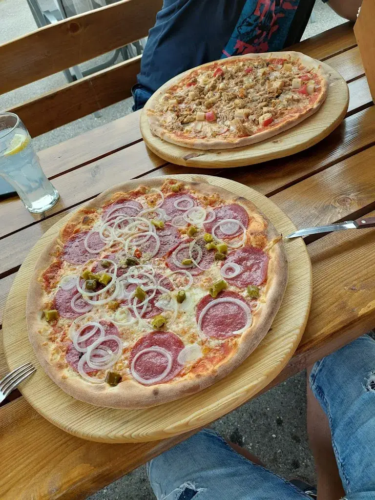 hrvoje mozetić_Pizzeria Ristorante La Rosa_Fohnsdorf_avis