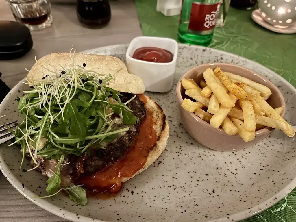 Cleto Tirabassi_Restaurant.Bar.Arkadia_Fohnsdorf_review