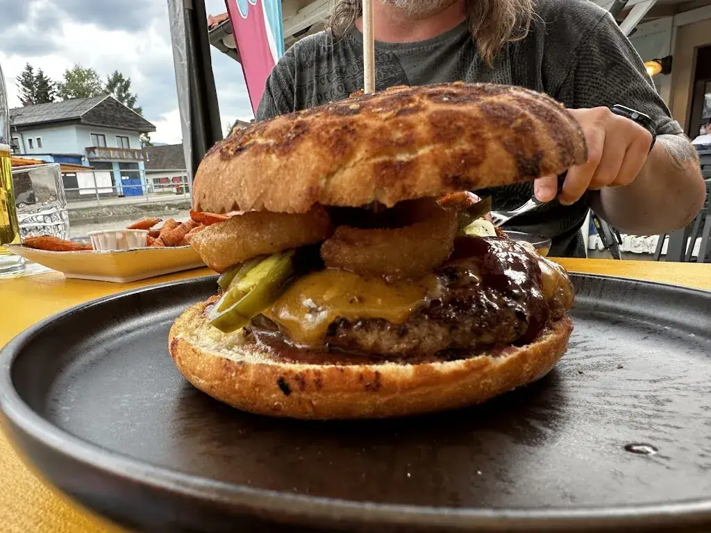 Wesley van der ree_Fransy American Diner Zeltweg_Fohnsdorf_avis