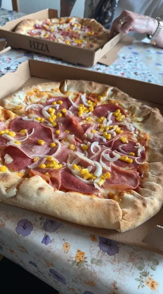 Nathalie Lindbichler_Eli's Pizza, Kebab & Imbiss_Fohnsdorf_avis