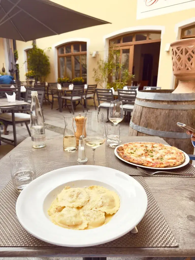 Restaurant Ferrari_Friedberg_slider_image_3