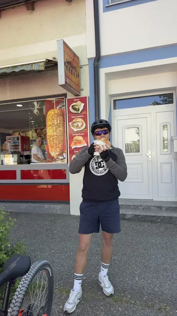 Юля Шамрай_Antalya Kebap_Podersdorf am See_recensione