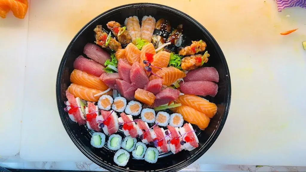 Sushi Suki_Friedberg_slider_image_3