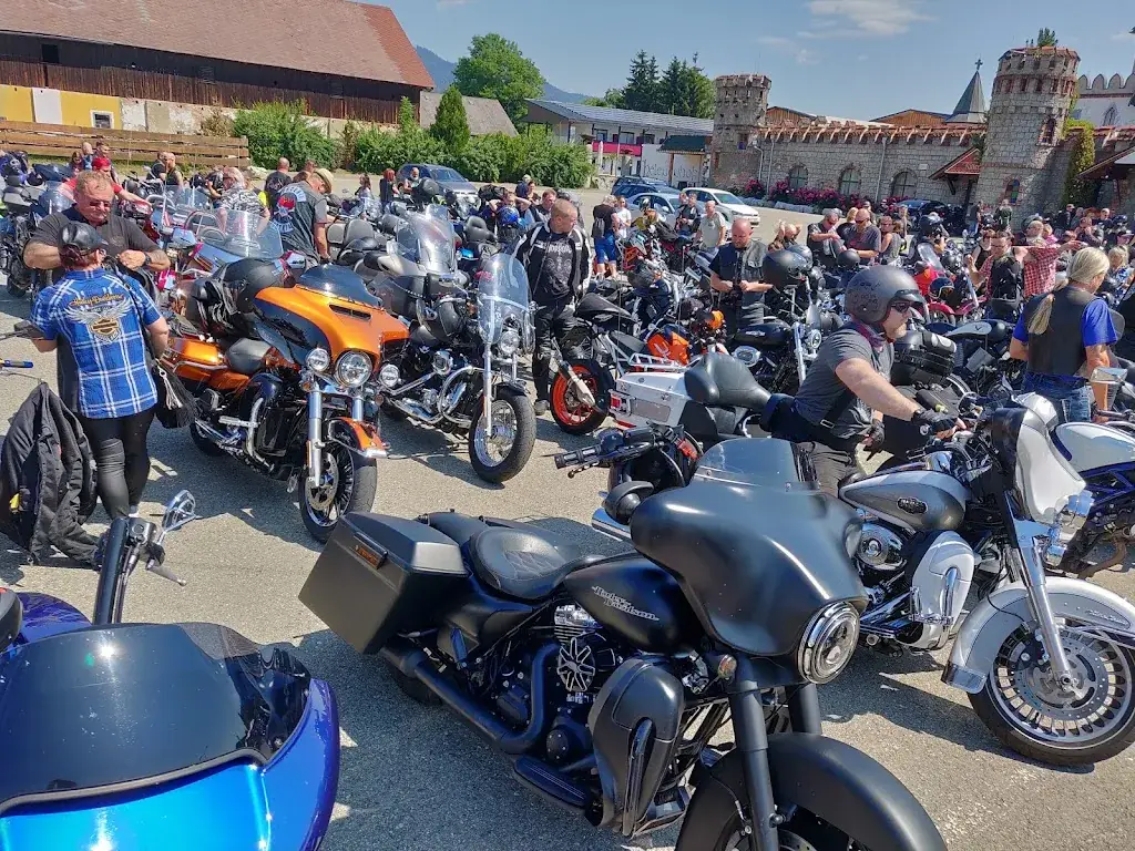 cata gheorghiu_Burg Spielberg_Flatschach_recensione