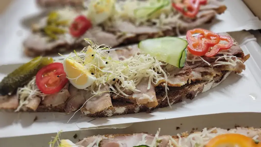 Zum Hauser Cafe / Hofladen / Restaurant_Flatschach_slider_image_2