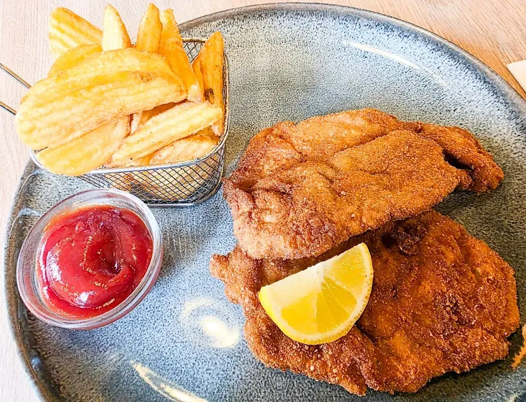 Trend „Lokal-Rooms-Bar“ restaurant à Frohnleiten