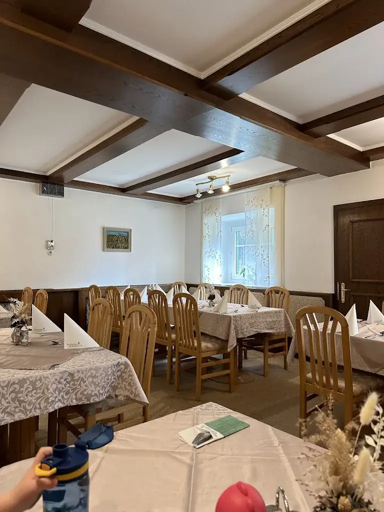 Bernhard Mosser_Häuserl im Wald Semriach - Gasthaus_Frohnleiten_avis