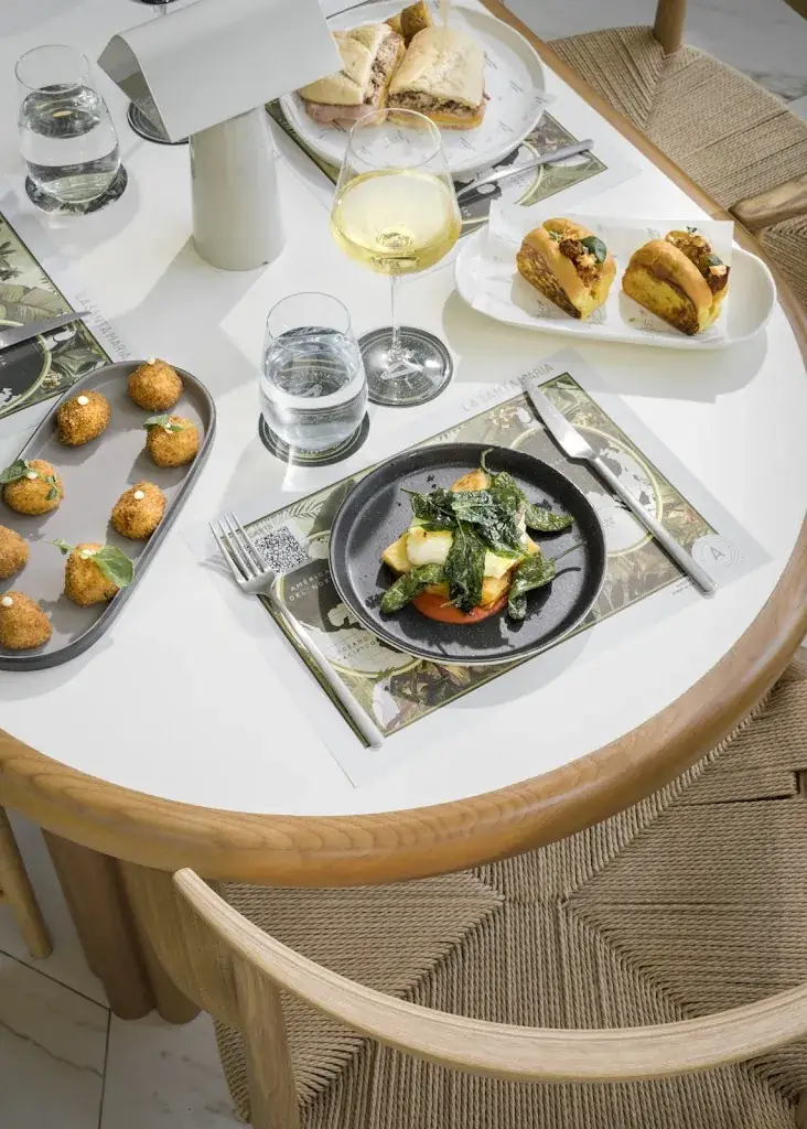 Garra Bar & La Santa María_Garanas_slider_image_3