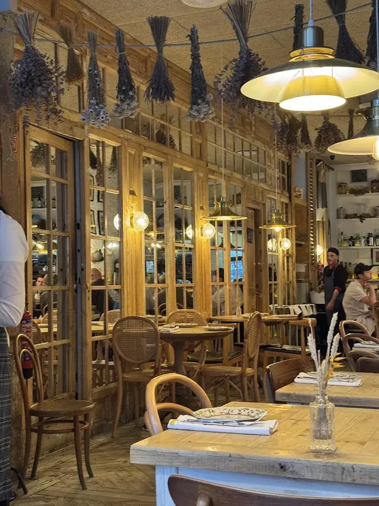 Mary Msclx_Perro y la Galleta - Restaurant_Garanas_avis