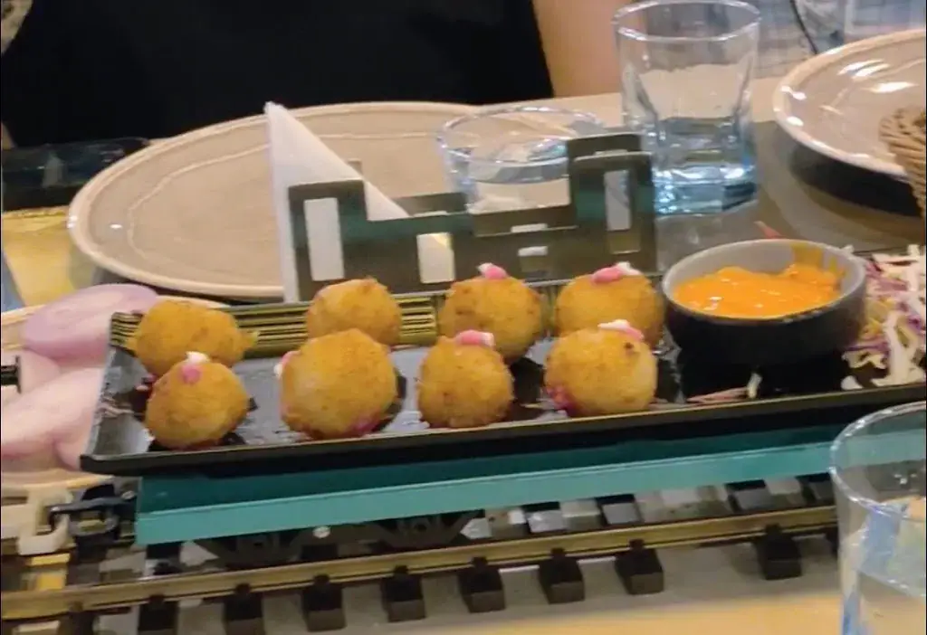 Kaushik Prajapati_The Gharana Restaurant_Garanas_review