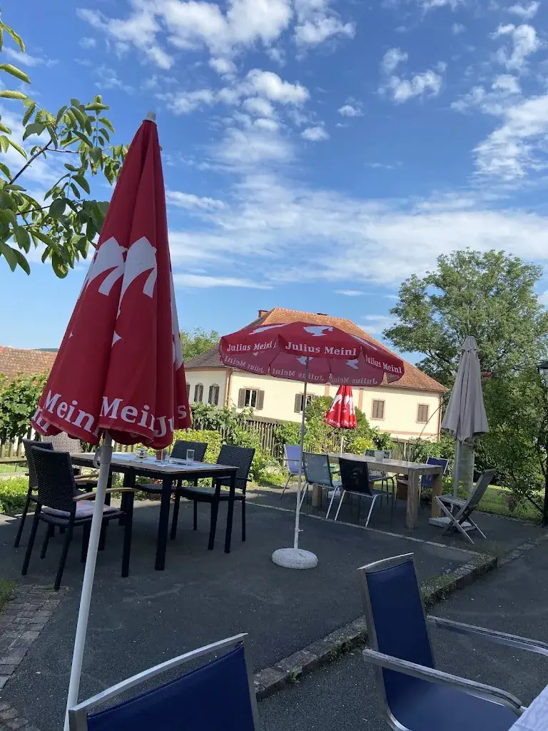 Nicole Sickmann_Gasthof - Gästezimmer - Weingut - Fischzucht - Brand_Gleinstätten_recensione