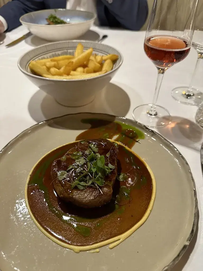 Ella J._echt JAN AIGNER. Genusshandwerk im Forum Kloster_Gleisdorf_reseña