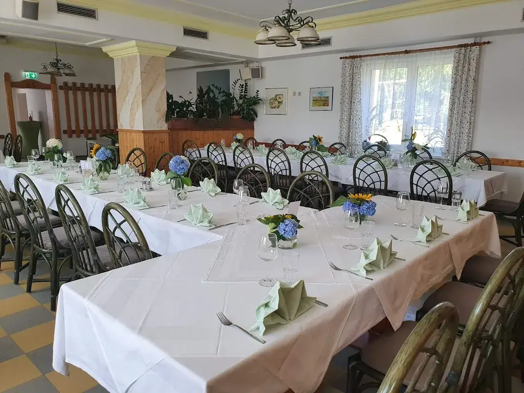 Dorfwirt Gölles restaurant in Gleisdorf