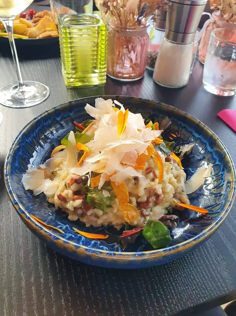 Luka Lavrisa_diemuehle - Restaurant & Webshop_Gnas_review