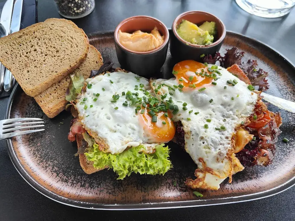 Pierre Brucker_CLICK CLACK_Gratwein_avis