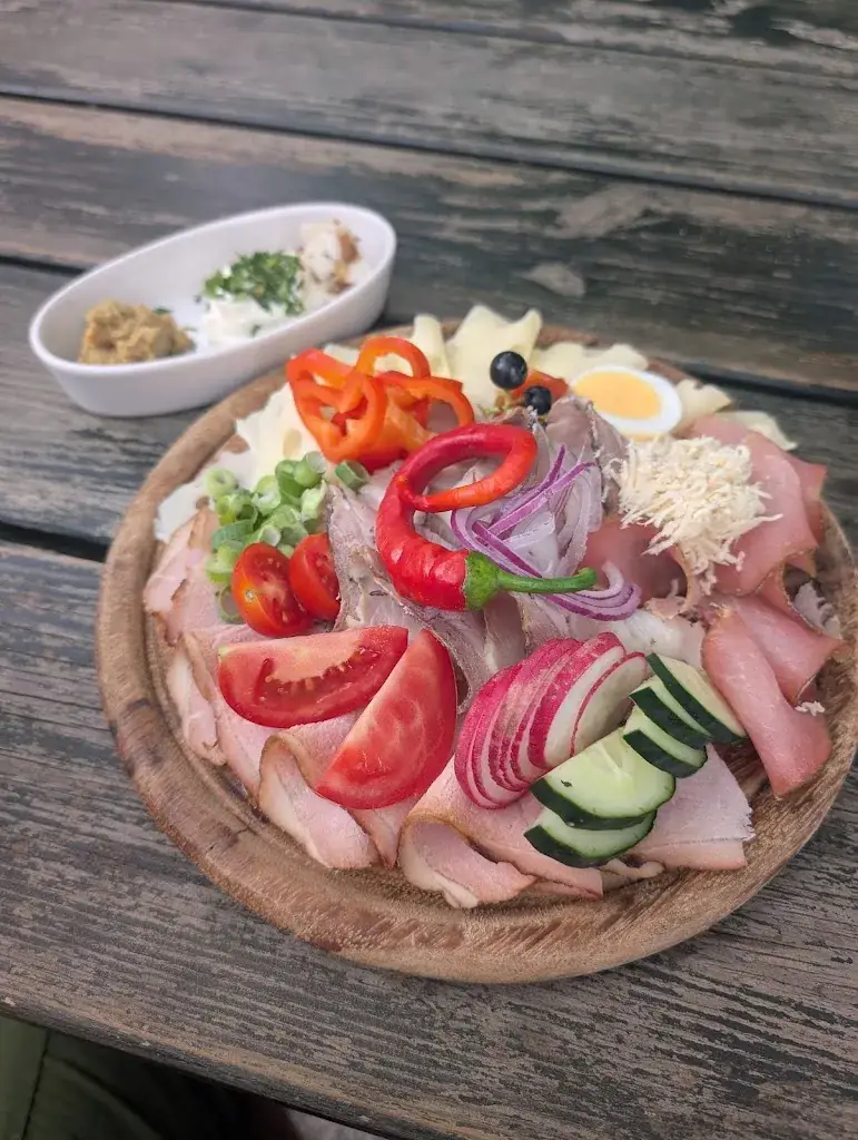 Buschenschank Weingartschlögl_Greisdorf_slider_image_3