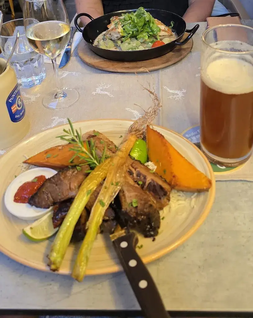 Patrick Chiodi_Herzl Weinstube_Graz_avis