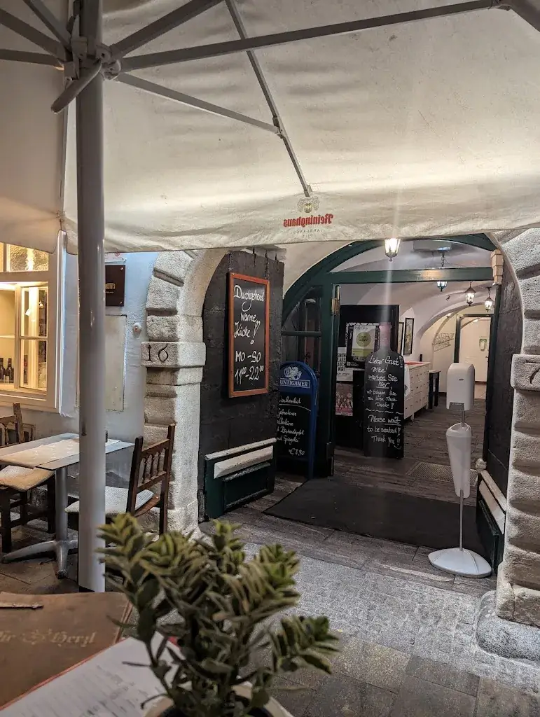 Herzl Weinstube_Graz_slider_image_3