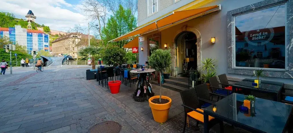 Martha Milch_Caylend_Graz_review