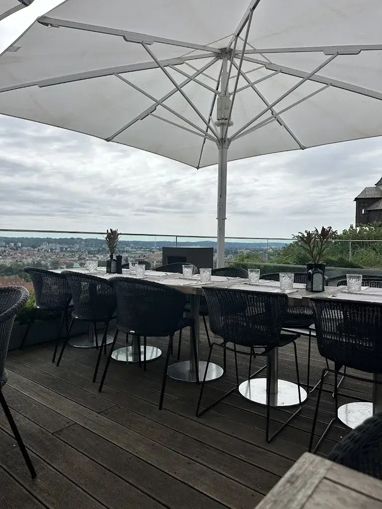 Kimberly G James_aiola upstairs_Graz_review