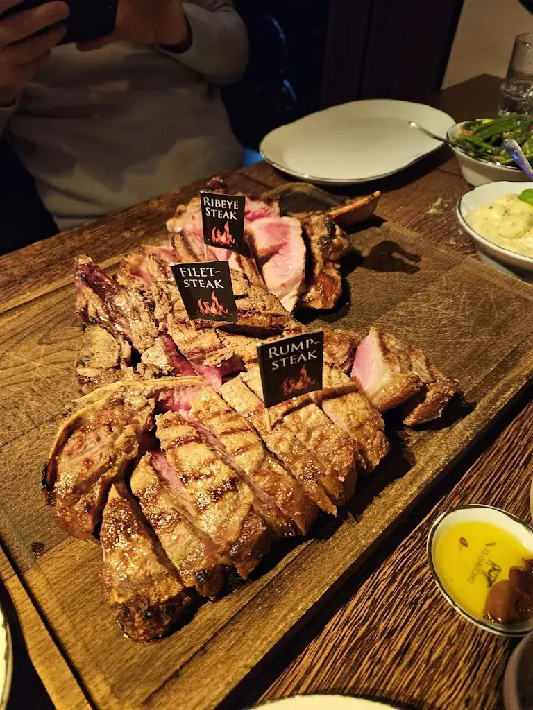 Mike Meyer_El Gaucho at Landhaus_Graz_avis