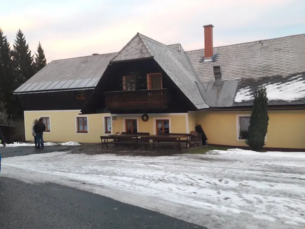 Anikó Lakos_Gasthaus Lenzbauer_Gressenberg_review