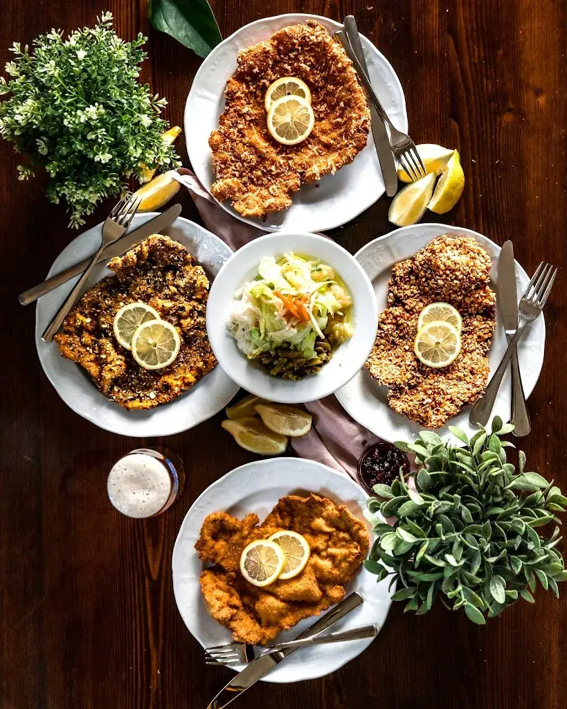 3 Goldene Kugeln_Geidorf_slider_image_2