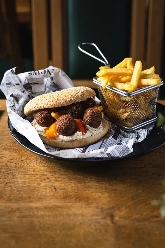 3 Goldene Kugeln_Geidorf_slider_image_3