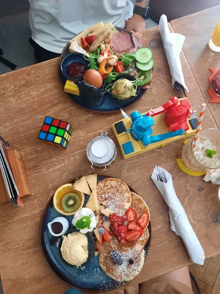 Atti Moradi_Geek's Café-Bar_Geidorf_review