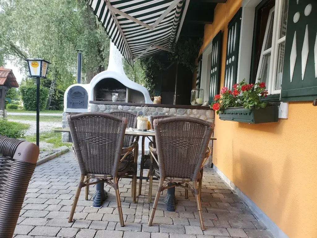 Gasthaus Murstüberl restaurant à Großlobming