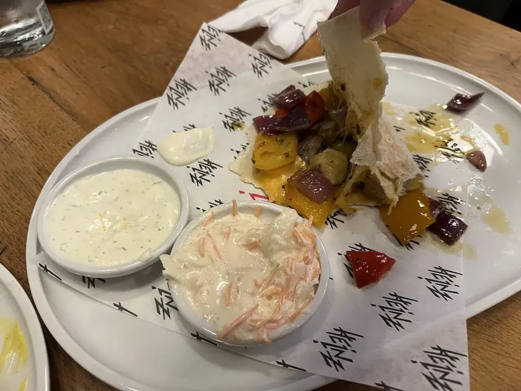 isabella “izy” schultz-wild_MEAT.art_Gösting_review